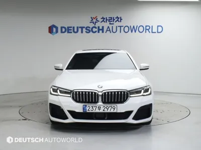 BMW 5-Series 2022, 64051 км, за 27483.42 USD