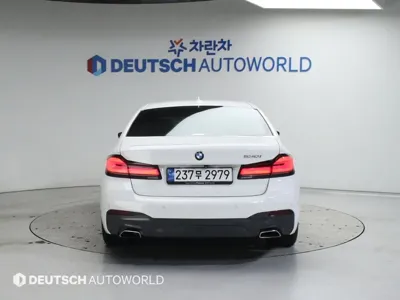 BMW 5-Series 2022, 64051 км, за 27483.42 USD