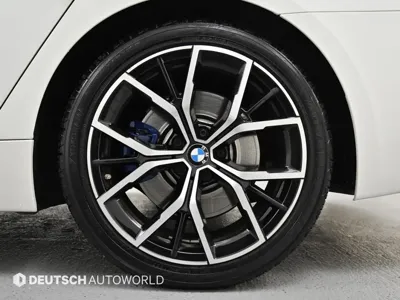 BMW 5-Series 2022, 64051 км, за 27483.42 USD