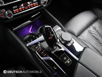 BMW 5-Series 2022, 64051 км, за 27483.42 USD - фото 9