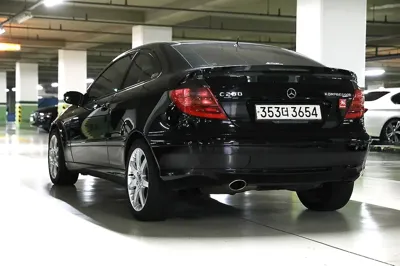 Mercedes-Benz C-Class 2002, 230000 км, за 9846.4 USD