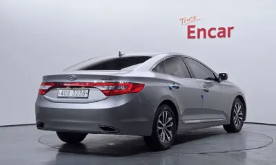 Hyundai Grandeur 2011, 98615 км, за 2612.58 USD