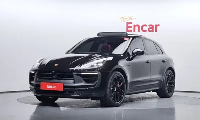 Porsche Macan · 2022 год