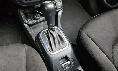 Jeep Renegade 2018, 100154 км, за 5285.76 USD - фото 9