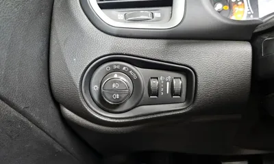 Jeep Renegade 2018, 100154 км, за 5285.76 USD - фото 19