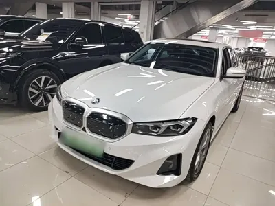 BMW i3 · 2024 год