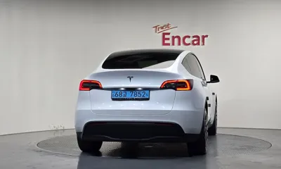 Tesla Model Y 2023, 23230 км, за 26585.27 USD