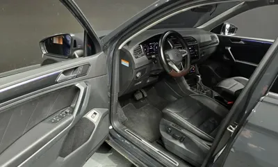 Volkswagen Tiguan 2021, 53640 км, за 23455.56 USD - фото 10
