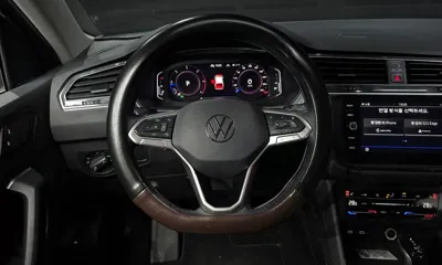 Volkswagen Tiguan 2021, 53640 км, за 23455.56 USD - фото 13
