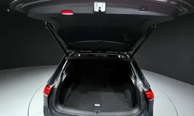 Volkswagen Tiguan 2021, 53640 км, за 23455.56 USD - фото 20