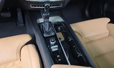 Volvo XC60 2019, 141185 км, за 17459.29 USD - фото 9