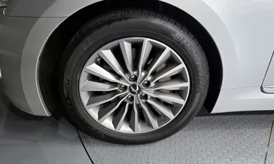 Hyundai Equus 2013, 232370 км, за 3246.16 USD