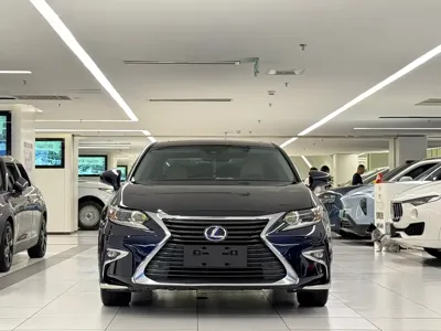 Lexus ES 2016, 160000 км, за 13507.68 USD