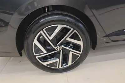 Volkswagen Sagitar 2023, 32500 км, за 13820 USD - фото 11