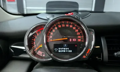 MINI Cooper 2019, 42100 км, за 9458.75 USD - фото 8