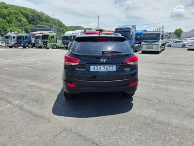 Hyundai Tucson 2012, 125000 км, за 3386.08 USD