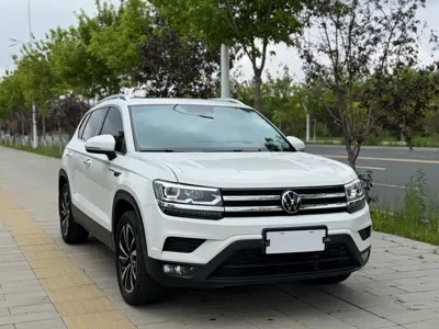 Volkswagen Tharu 2023, 30000 км, за 20481.21 USD