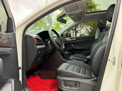 Volkswagen Tharu 2023, 30000 км, за 20481.21 USD
