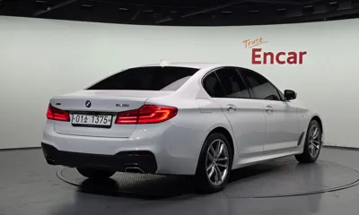 BMW 5-Series 2017, 102947 км, за 14212.07 USD