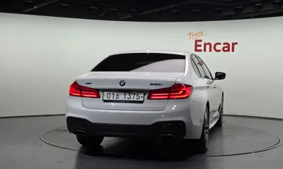 BMW 5-Series 2017, 102947 км, за 14212.07 USD