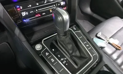 Volkswagen Passat 2022, 40286 км, за 21539.48 USD - фото 9