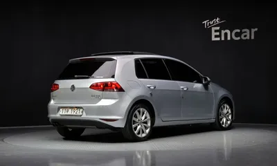 Volkswagen Golf 2015, 124544 км, за 5912.92 USD
