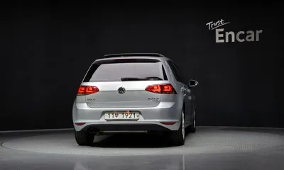Volkswagen Golf 2015, 124544 км, за 5912.92 USD