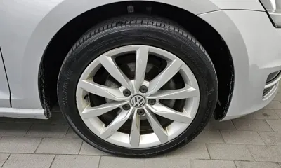 Volkswagen Golf 2015, 124544 км, за 5912.92 USD