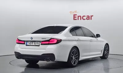BMW 5-Series 2023, 35317 км, за 27647.7 USD