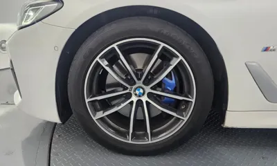 BMW 5-Series 2023, 35317 км, за 27647.7 USD
