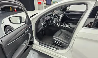 BMW 5-Series 2023, 35317 км, за 27647.7 USD - фото 10