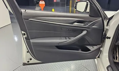 BMW 5-Series 2023, 35317 км, за 27647.7 USD - фото 24