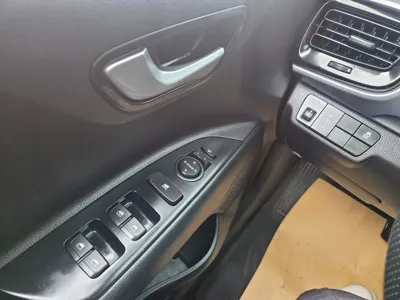 Kia Stonic 2019, 119250 км, за 6564.26 USD - фото 12