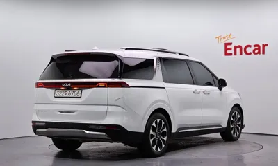 Kia Canival 2023, 48971 км, за 22595.55 USD