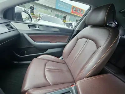 Hyundai Sonata 2017, 54080 км, за 8326.84 USD - фото 17