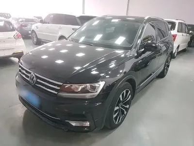 Volkswagen Tiguan L 2020, 108300 км, за 12610.11 USD