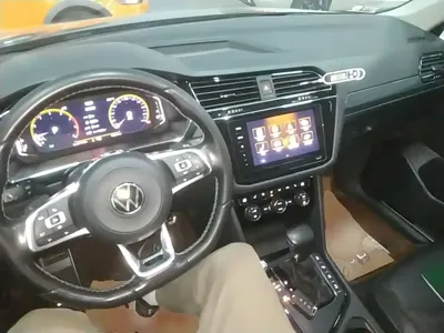 Volkswagen Tiguan L 2020, 108300 км, за 12610.11 USD - фото 10