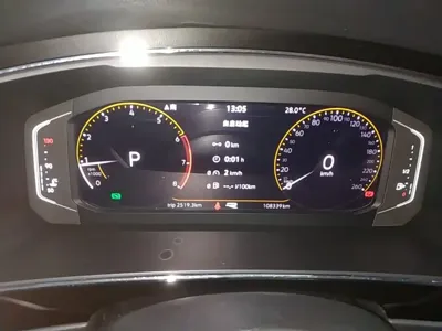 Volkswagen Tiguan L 2020, 108300 км, за 12610.11 USD - фото 12