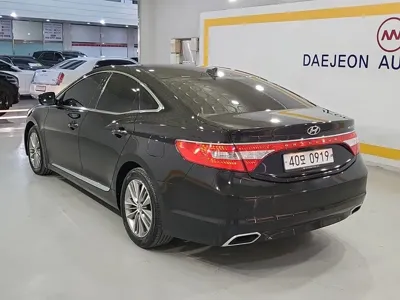 Hyundai Grandeur 2016, 143847 км, за 4135.49 USD