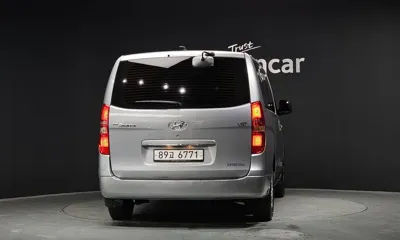 Hyundai Starex 2017, 144293 км, за 5616.12 USD