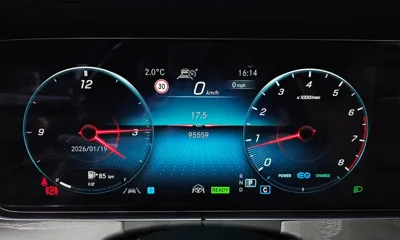 Mercedes-Benz E-Class 2022, 95559 км, за 24116.28 USD - фото 8