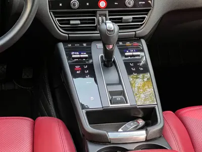 Porsche Macan 2022, 42000 км, за 45448.22 USD - фото 19