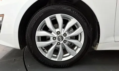 Kia K5 2015, 128334 км, за 4560.26 USD
