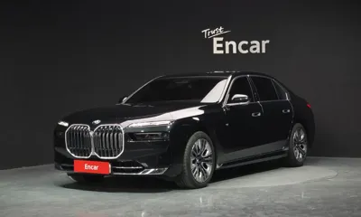 BMW 7-Series · 2023 год