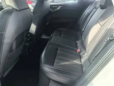 Audi Q4 e-tron 2024, 38000 км, за 20570.53 USD - фото 9