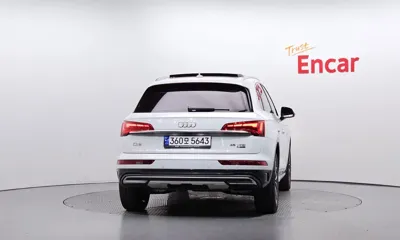 Audi Q5 2023, 28032 км, за 28895.15 USD