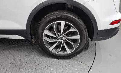 Audi Q5 2023, 28032 км, за 28895.15 USD