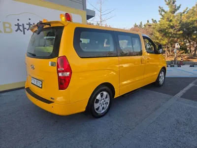 Hyundai Starex 2019, 98109 км, за 11971.8 USD