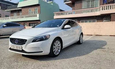 Volvo V40 · 2016 год