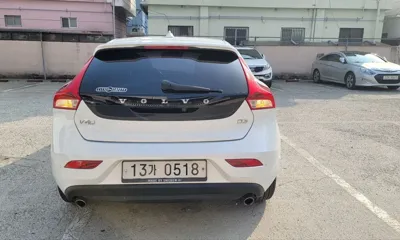 Volvo V40 2016, 114253 км, за 5655.59 USD
